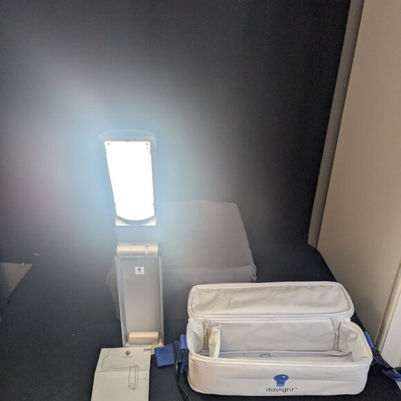 The Working Natural Daylight Foldable Lamp in Case by Daylight is a versatile an - Picture 3 of 4